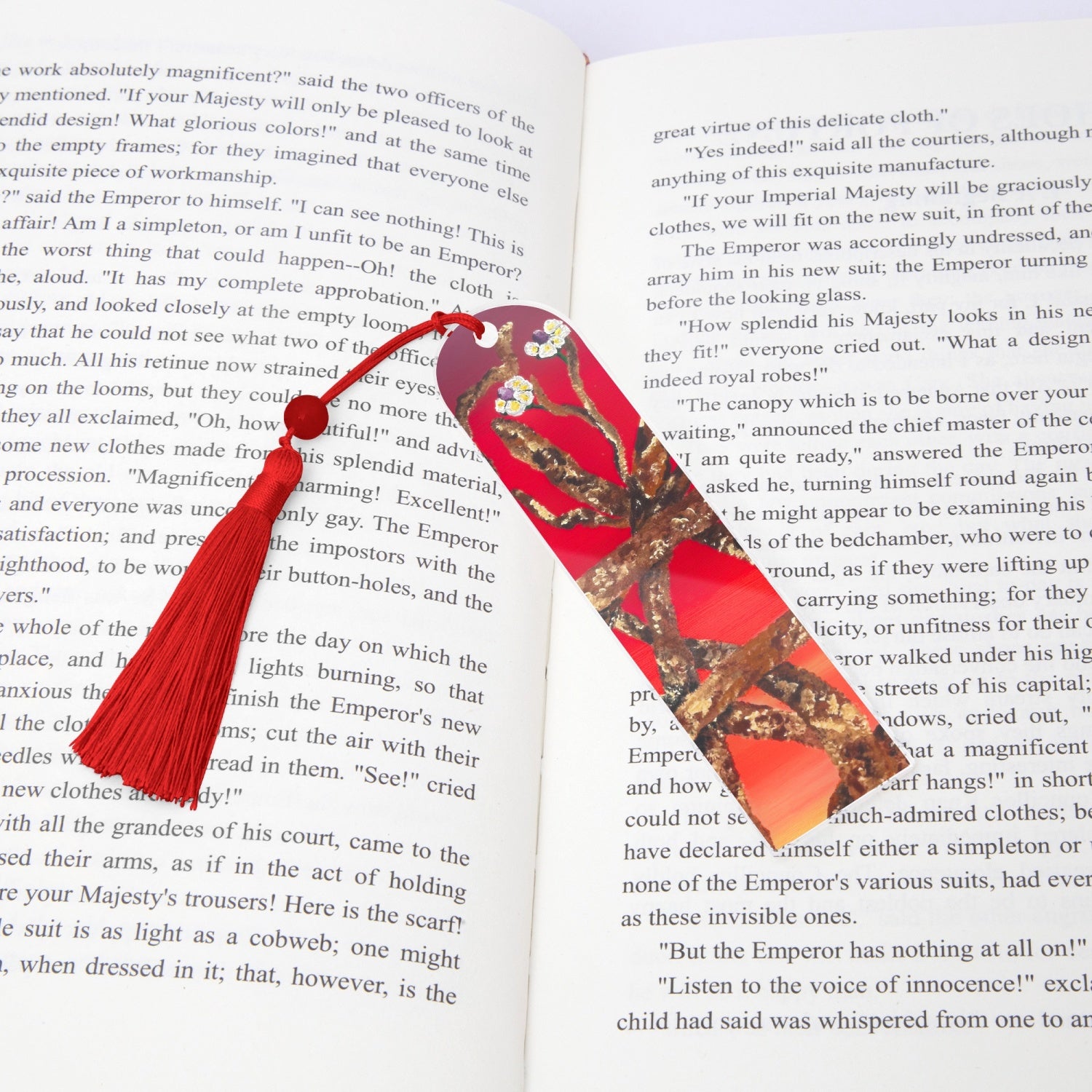 Bookmarks with tassels red