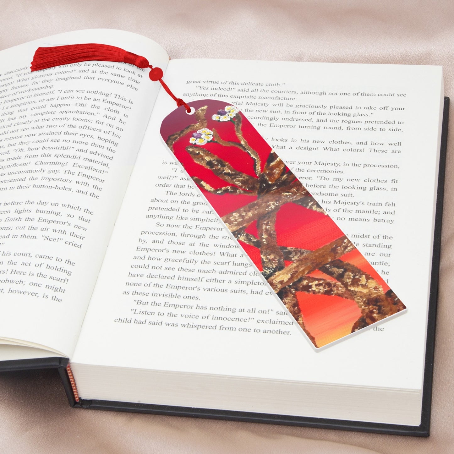 Bookmarks with tassels red