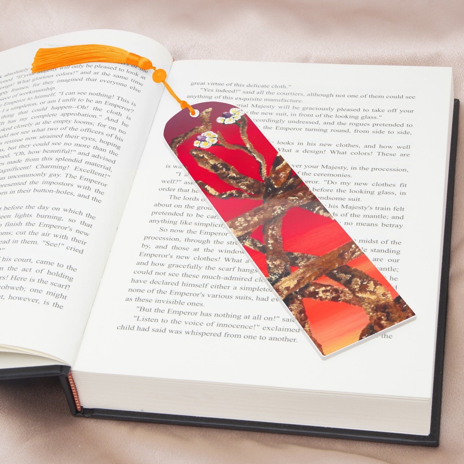 Bookmarks with tassels yellow