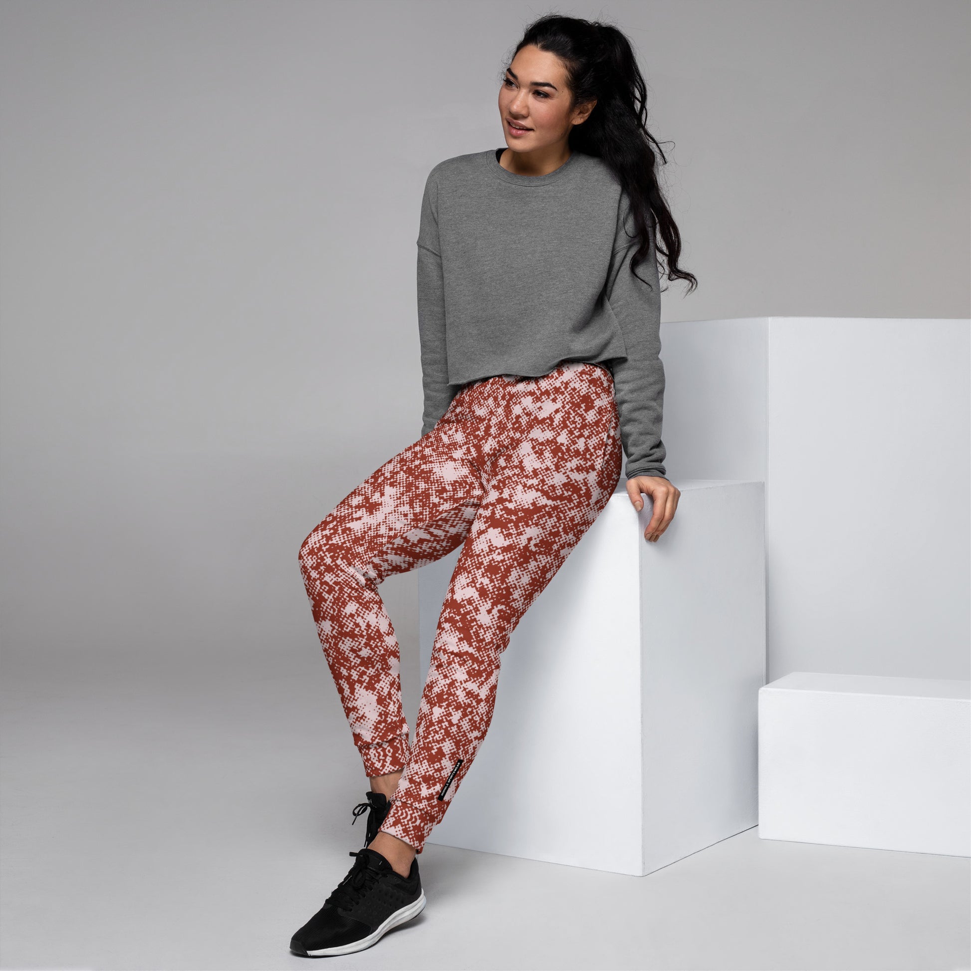 women's recycled slim fit joggers 